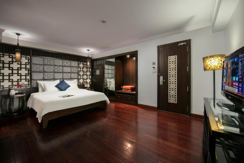 Church Boutique Hotel Hang Trong Hanoi Exterior photo