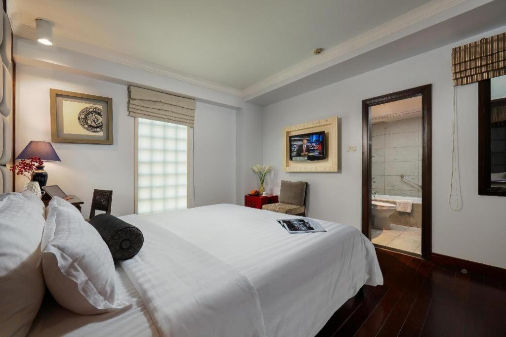 Church Boutique Hotel Hang Trong Hanoi Exterior photo